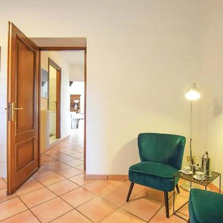 2 Bedroom Beautiful In Prázdninový dům