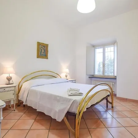 Prázdninový dům 2 Bedroom Beautiful In *